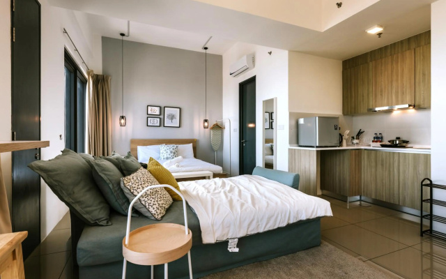 MUJI Studio 2 - Seaview at 218 Tropicana Near Komtar Food Heaven Heritage with Netflix & TV Box – Guest Rooms – George Town