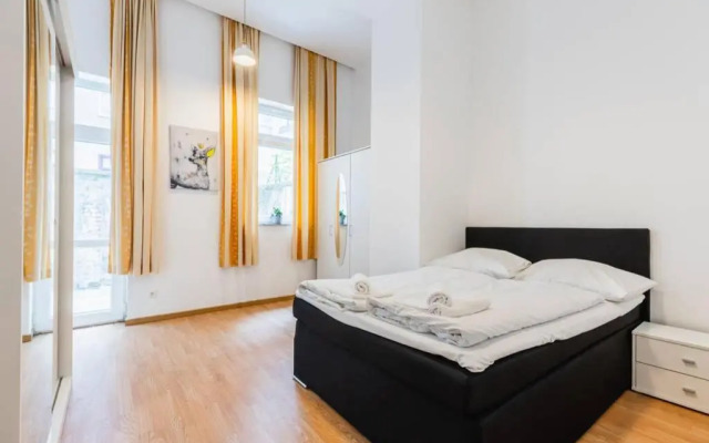 Family apartment next to Danube river