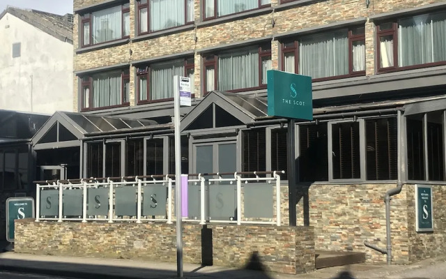 Rowantree Hotel