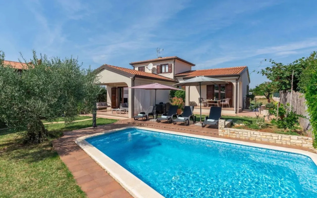 Holiday House in Novigrad With Pool