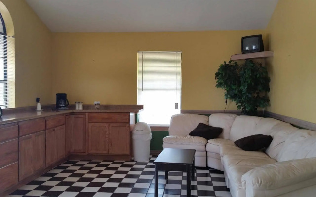 Garden Inn and Suites Hebbronville