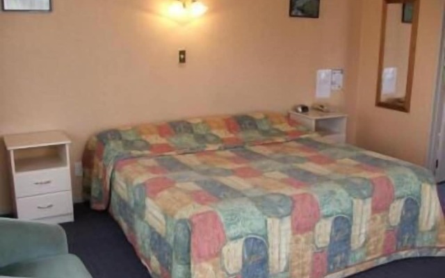 Townhouse Motel