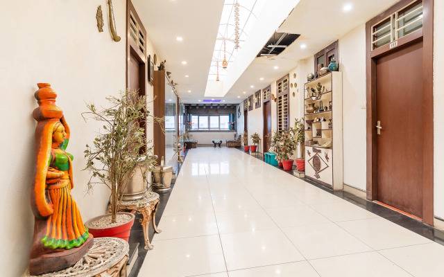 Fabhotel Shree Regency