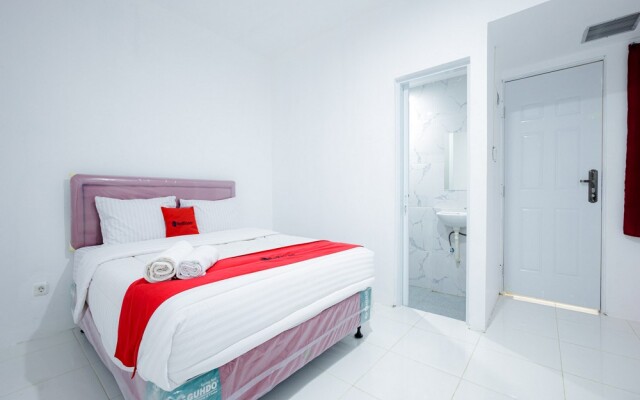 RedDoorz near Jalan Cikini