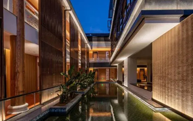 Jianguo HIDDEN Hotel (Dali Ancient City)