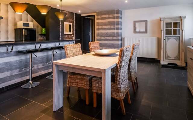 Cosy Chalet in Géromont with Garden and Barbecue