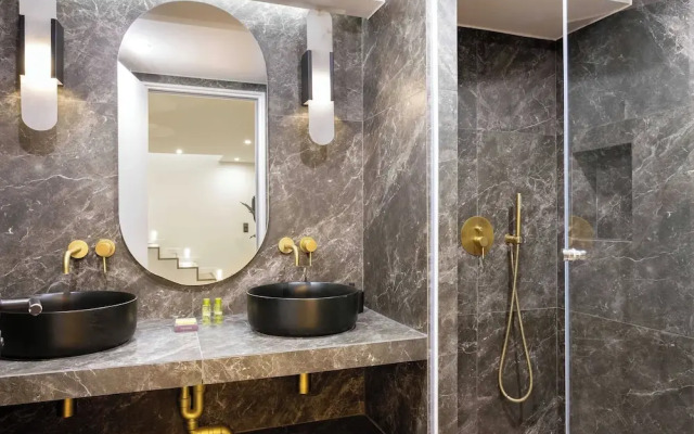 Authentic Apartment - 2br/6p - Place Pigalle