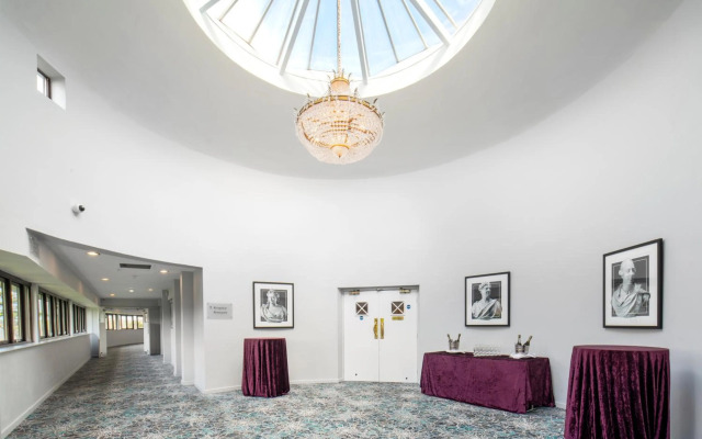 London Chigwell Prince Regent Hotel, BW Signature Collection