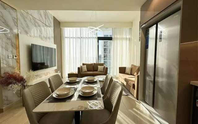 Spacious 3BR in Azizi Riviera by Bespoke