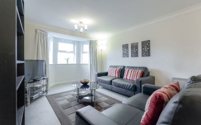 Roomspace Apartments-Courtyard Guildford