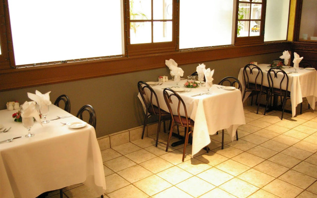 The Peninsula Inn