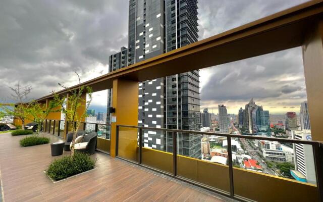 2bedroom condo in heart of Bangkok