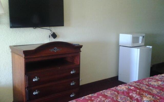 Travelers Inn & Suites