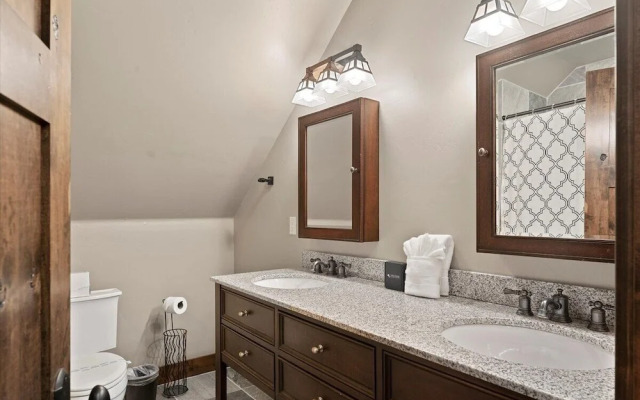Cyh1012 - Hidden Cedar 5 Bedroom Home
