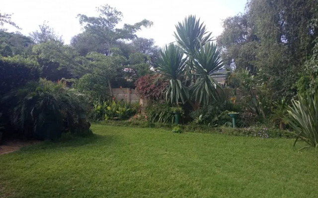 2 bed Guesthouse in Mabelreign - 2012