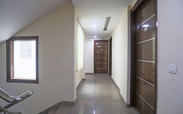 Oyo 13306 Rampal Palace