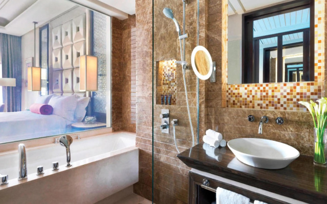 Al Bustan Palace, a Ritz-Carlton Hotel
