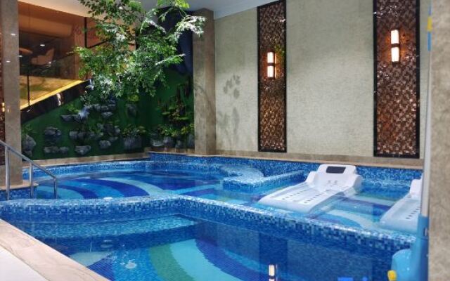 Beijing Baihewan Zhaolin Grand Hotel