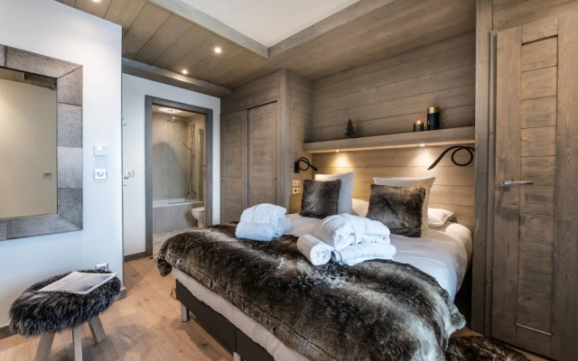 Yellowstone Lodge Chalet 2