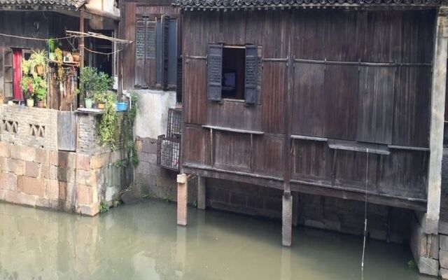 Wuzhen Yishui Hotel