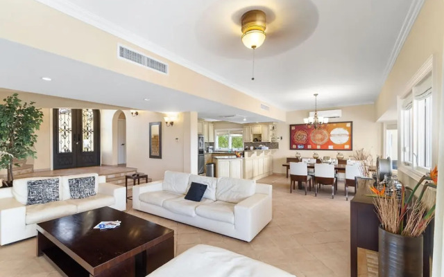Exclusive Golf Villa Close 2 Beach Private Pool