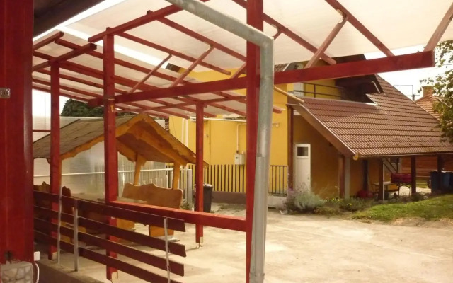 R1 Rolléder Apartman-ház