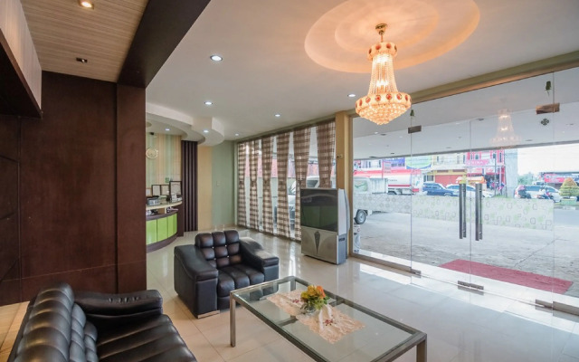 RedDoorz Plus near Simpang Rimbo Jambi