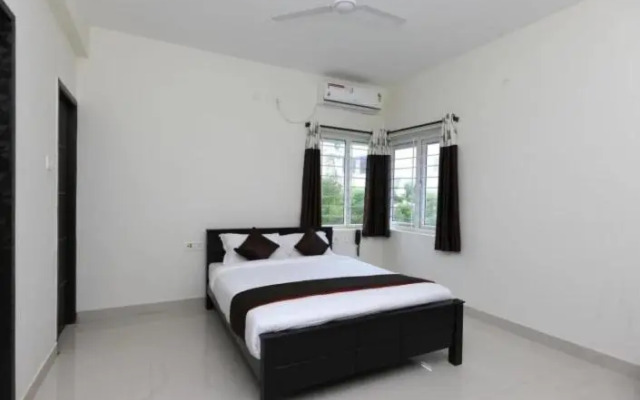 The Posh Residency, Ecr