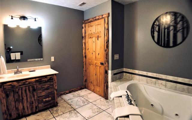 Sojourner's Lodge & Log Cabin Suites