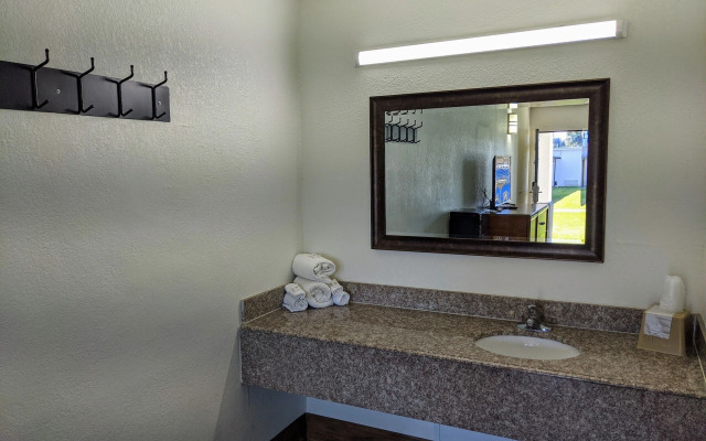 Garden Inn & Suites