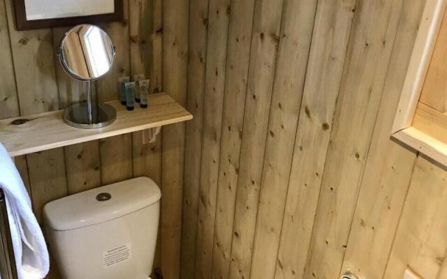 Highland Bear Lodge & Luxury Bear Huts