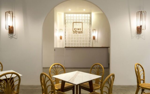 KINI Luxury Capsule - Hostel