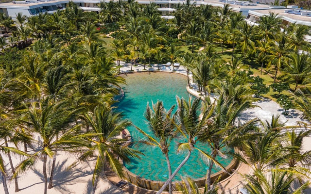 Billionaire Resort & Retreat
