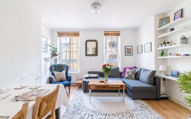Cosy Flat In Quiet Wapping