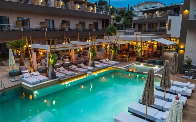 Del Mare Suites