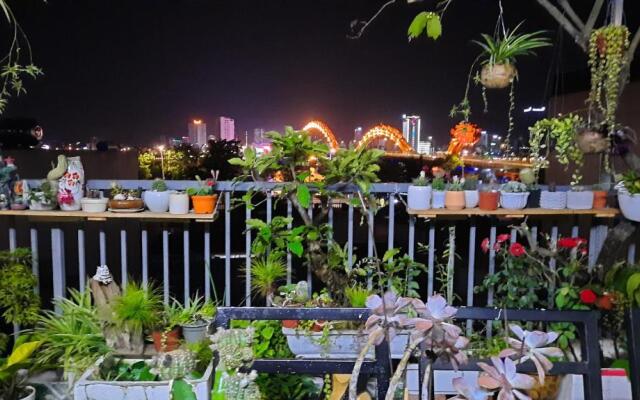 Sena home 4th-Rooftop Overlooking Danang Dragon bridge