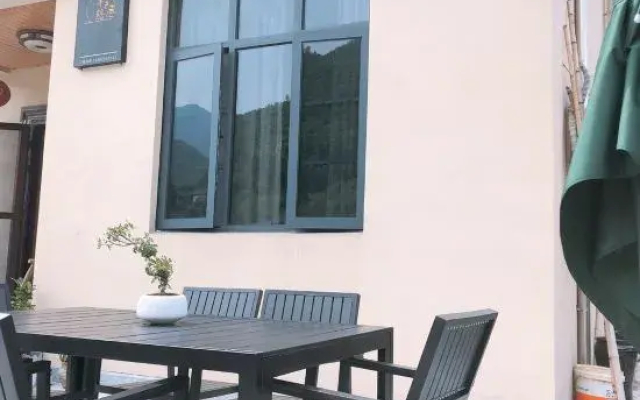 Anji semi-hidden b&B