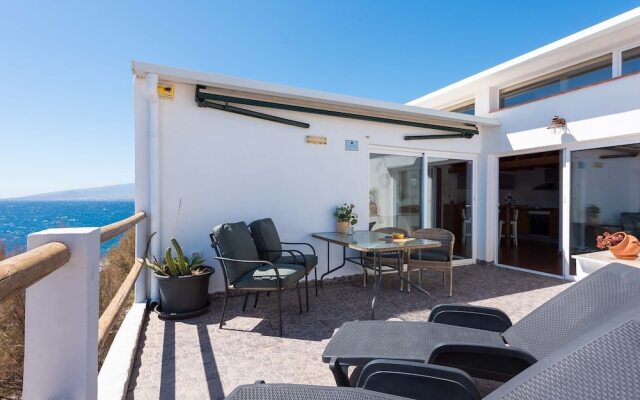 Luminous Loft Apt. ¨above¨ the Atlantic Ocean