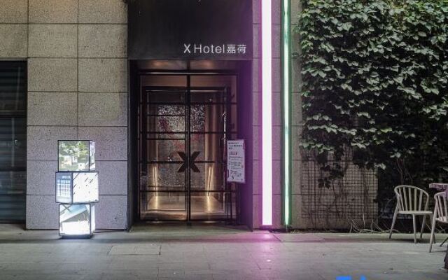 X Hotel