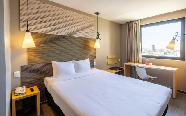 Ibis Tijuana Zona Rio