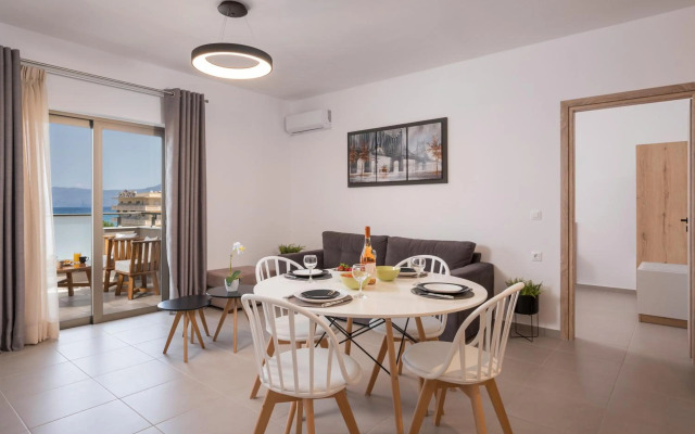 INDIGO BLUE Seaside Deluxe Apartments