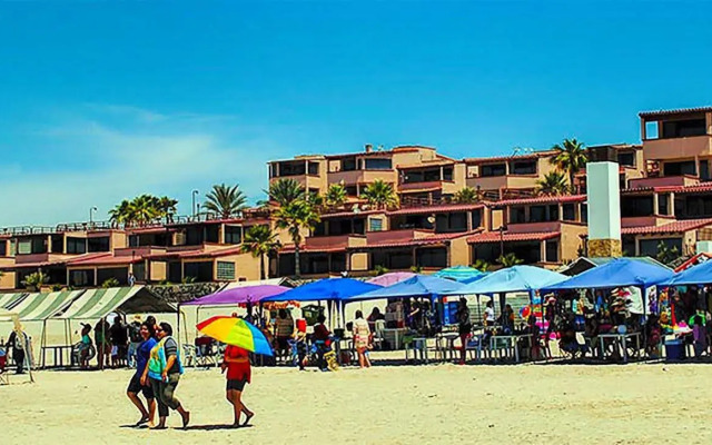 Las Gaviotas Rocky Point by Castaways