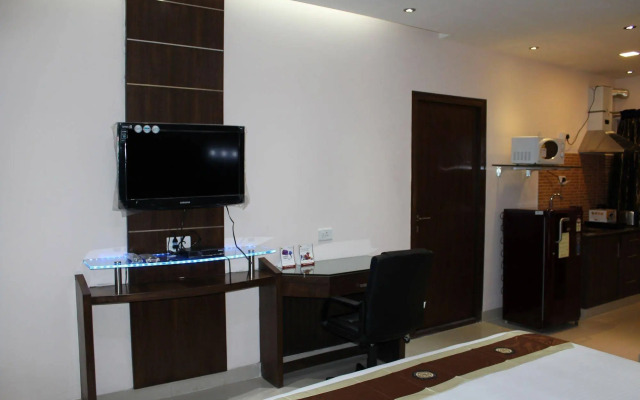 Maple Suites