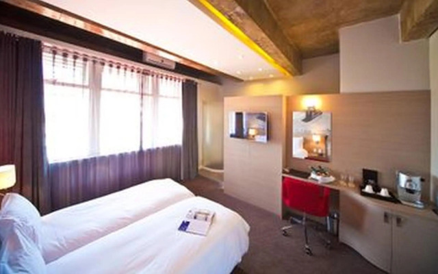 Reef Hotel
