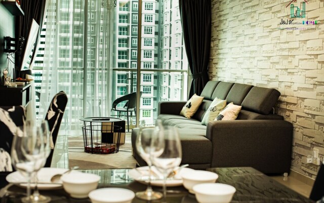 J&J Vacation Home @ Parkland Residences
