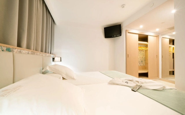 Plus Fariones Suite Hotel