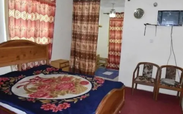 Deans Lodge Hotel & Restaurant