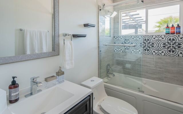 Spacious 4BR Near Old Town by WanderJaunt