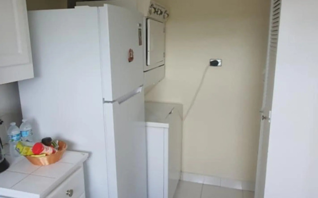 Hastings Towers 4D - Studio Apt Opp Beach