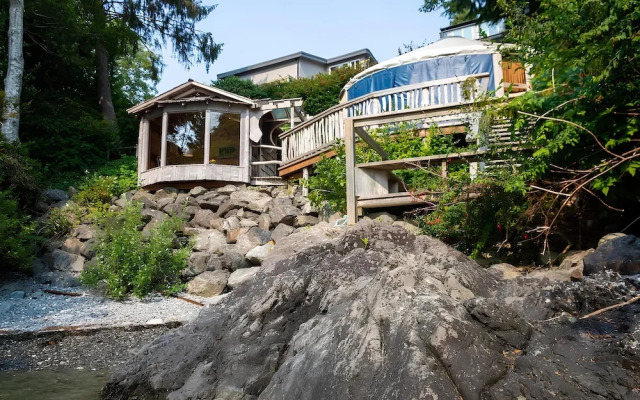 Tofino Oceanfront Hotel Suite 2